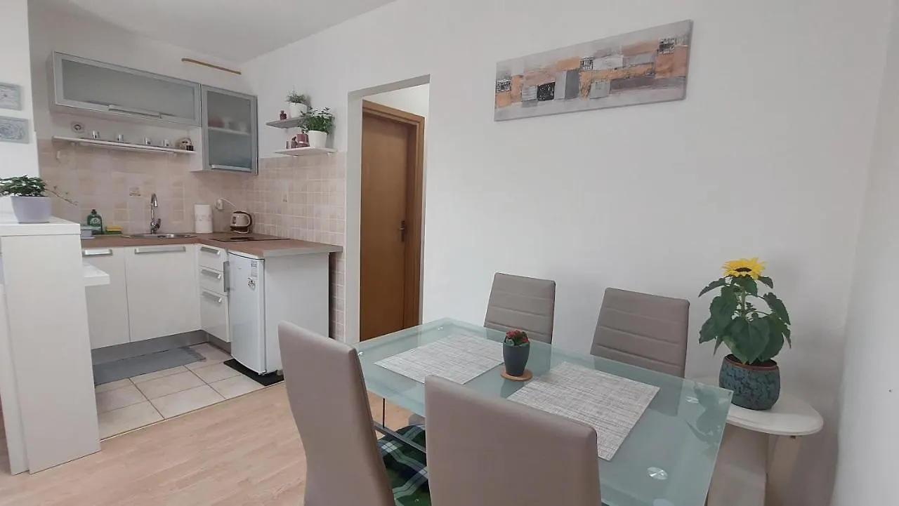 Studio 7Even Ground Floor Pula